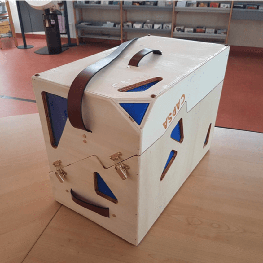 Capsa. Bibliothèque itinérante par Menu Détail pour Médiathèque de Mondoubleau en partenariat avec L'échalier.